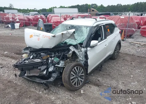 2021 Nissan Kicks Sv Xtronic Cvt z USA, uszkodzony, nr VIN 3N1CP5CV4ML557339